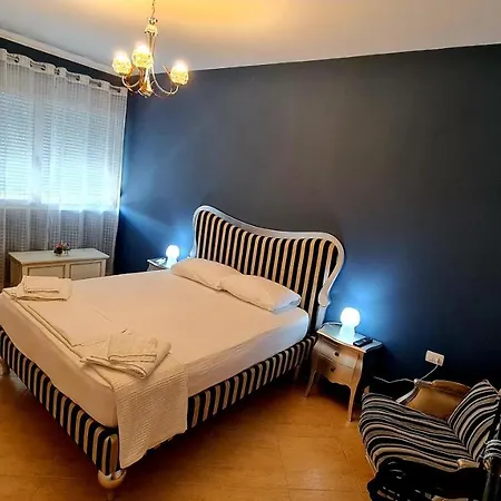 Pazari I Ri Charm Apartment *